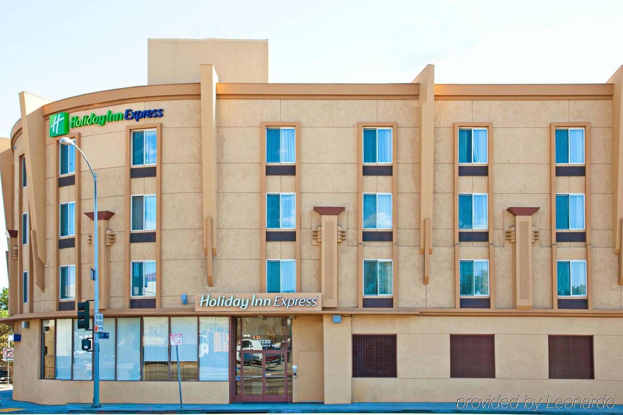 Holiday Inn Express West Los Angeles By Ihg Exterior photo